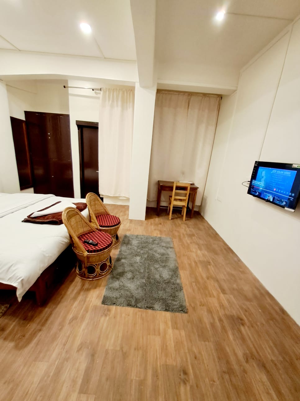 Shillong Getaway: Spacious 3BR Home with Kitchen